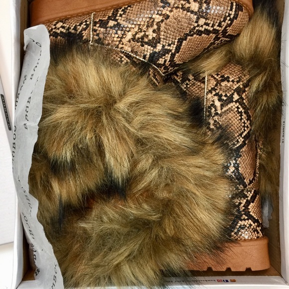 Bamboo Frozen Furry Python Print Lug Sole Boots - Picture 15 of 15